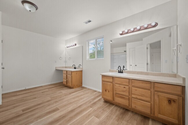 Building Photo - 2867 W 400 S