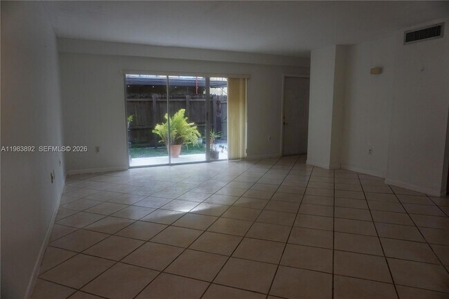 Building Photo - 15480 SW 82nd Ln