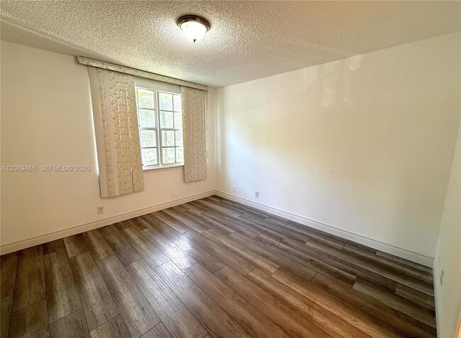 Building Photo - 3152 SW 49th St
