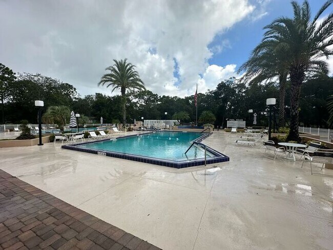 Building Photo - 55 and over 2 bed 2 bath home in Lake Mary! ** Move in Special $500 off your first months rent**