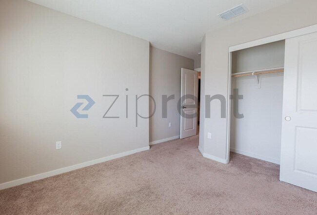 Building Photo - 2766 Bedell St