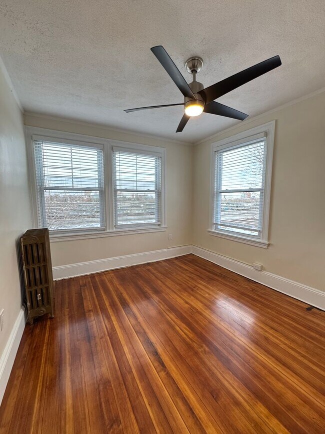 Building Photo - Single Family in Allston Near BU - Available 9/1/2026
