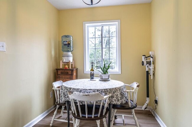 Building Photo - 595 Midway Rd