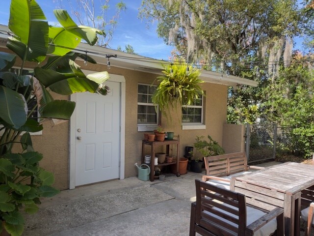 Building Photo - 650 S Park Ave