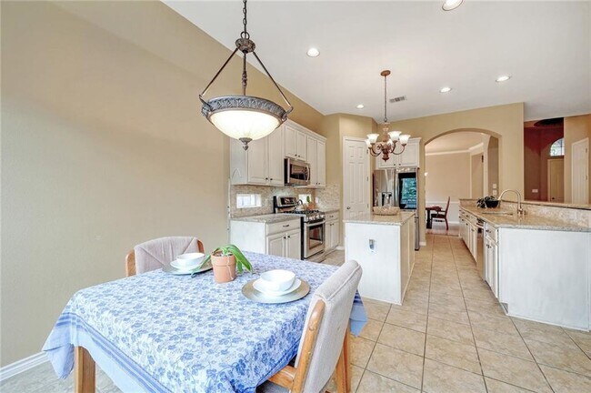 Building Photo - 2605 Tumbling River Dr