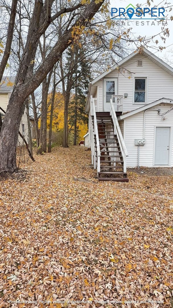 Building Photo - ST221X