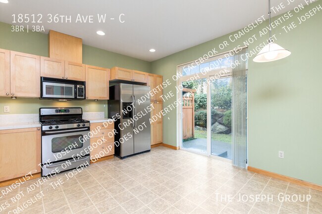 Building Photo - 18512 36th Ave W