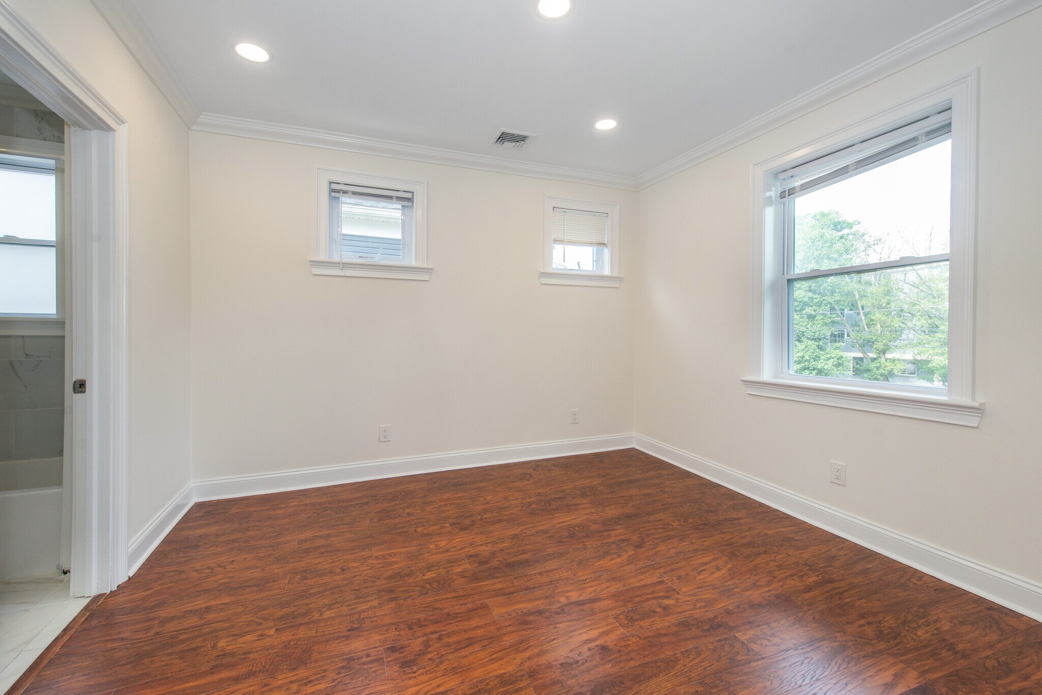 Primary bedroom - 49 Greenwood Ave
