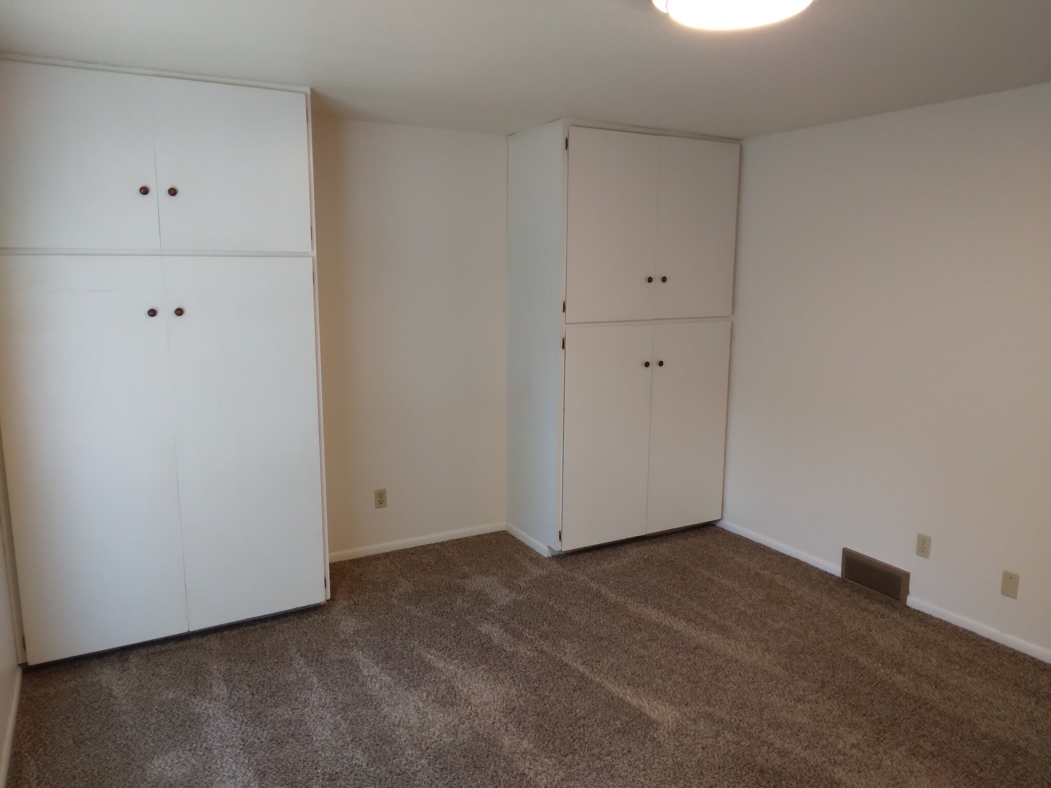 Building Photo - 915 Garfield Ave