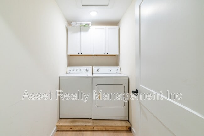 Building Photo - 205 Kingwood Rd