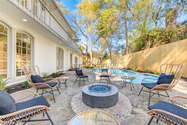Building Photo - 50 Saddlebrook Ln
