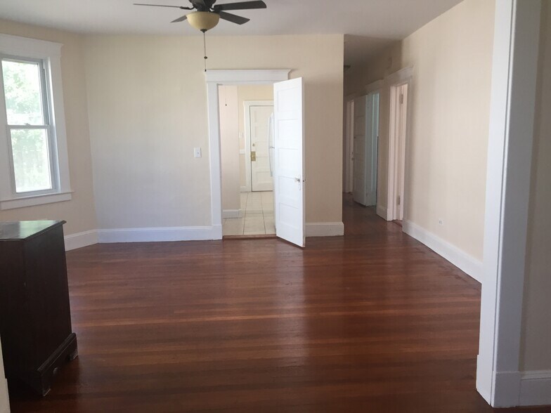 Building Photo - 48 Nesbit Avenue