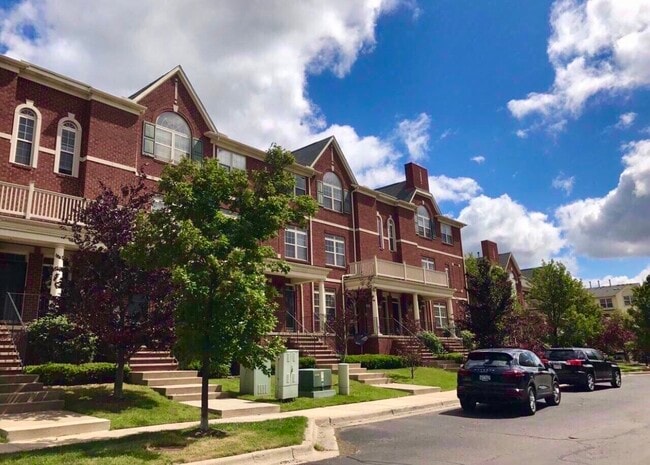 Building Photo - 3035 Camden Dr