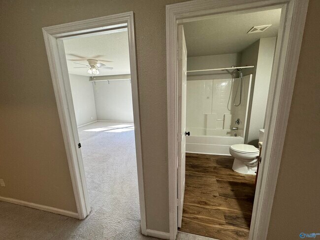 Building Photo - 3590 Avalon Lake Dr SW