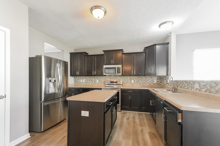 Building Photo - 15346 Keech Ct