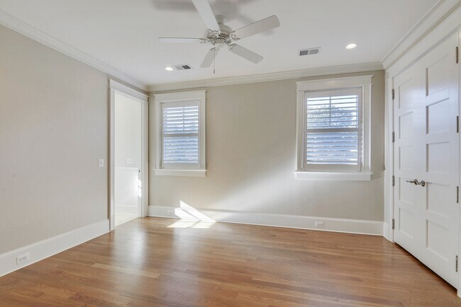 Building Photo - 5br Bethesda Home for Rent