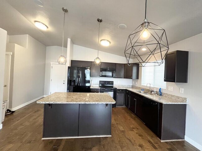 Building Photo - 621 Koins Way