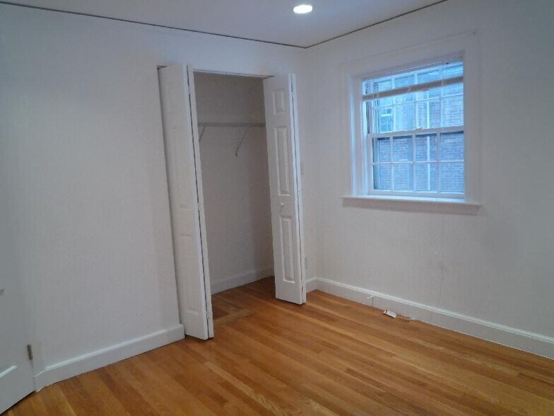 Building Photo - 45 Wyman St
