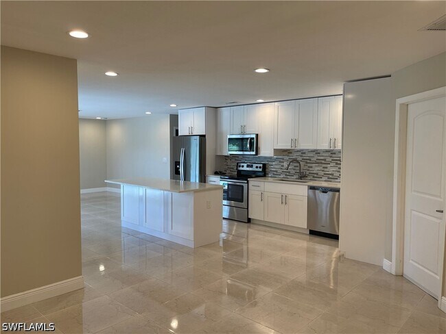 Building Photo - 255 Pine Valley Cir