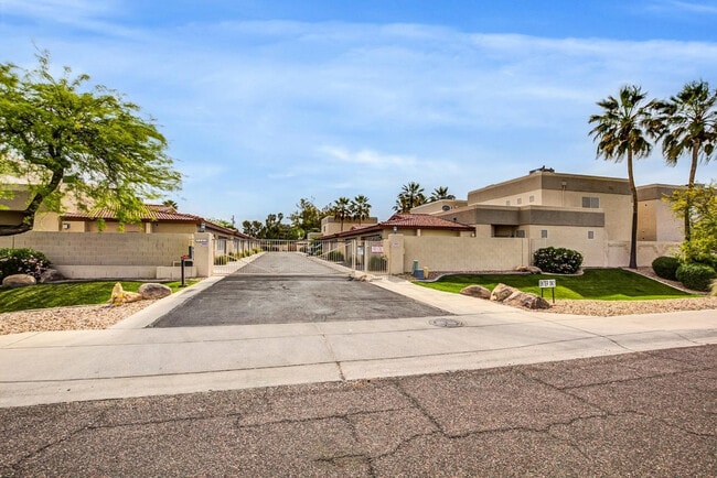 Building Photo - 3221 N 37th St