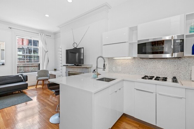 Building Photo - 235 Beacon St