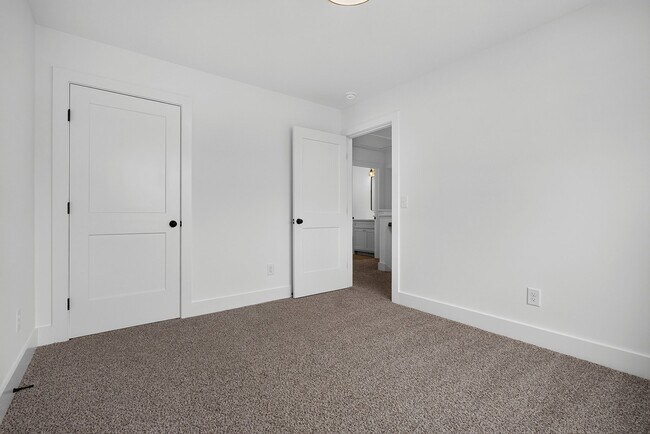 Building Photo - 241 Cripps Ln