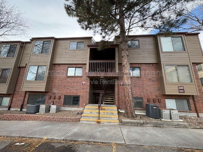 Building Photo - 226 Wright St