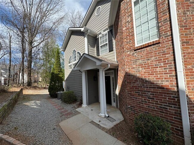 Building Photo - 2662 Pierce Brennen Ct NE