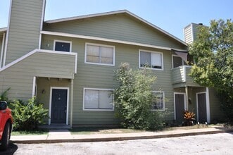 Building Photo - 10810 Topperwein Dr