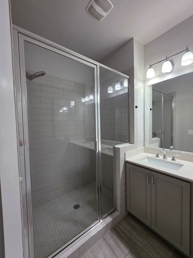 Building Photo - 3779 Oxford Cir