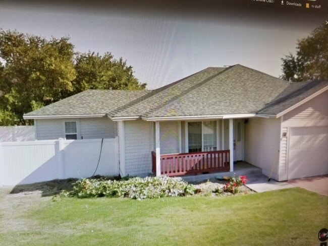 Primary Photo - NOVEMBER RENT FREE - Pet Friendly in Ephrata