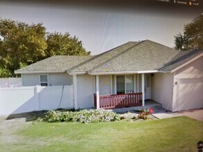 Building Photo - Pet Friendly House in Ephrata