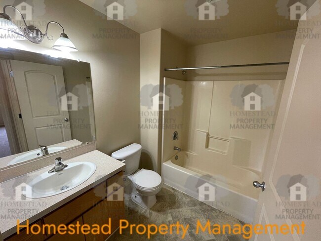 Building Photo - 232