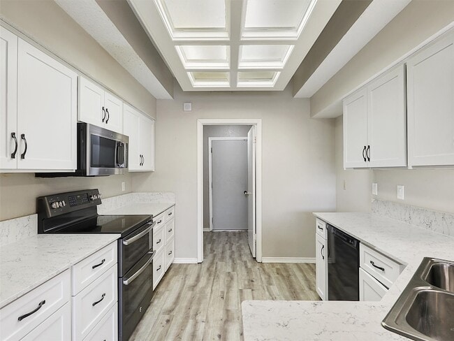 Building Photo - 3109 Devonshire Dr