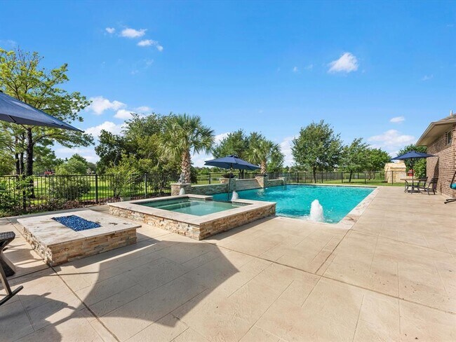 Building Photo - 19003 Cove Manor Dr