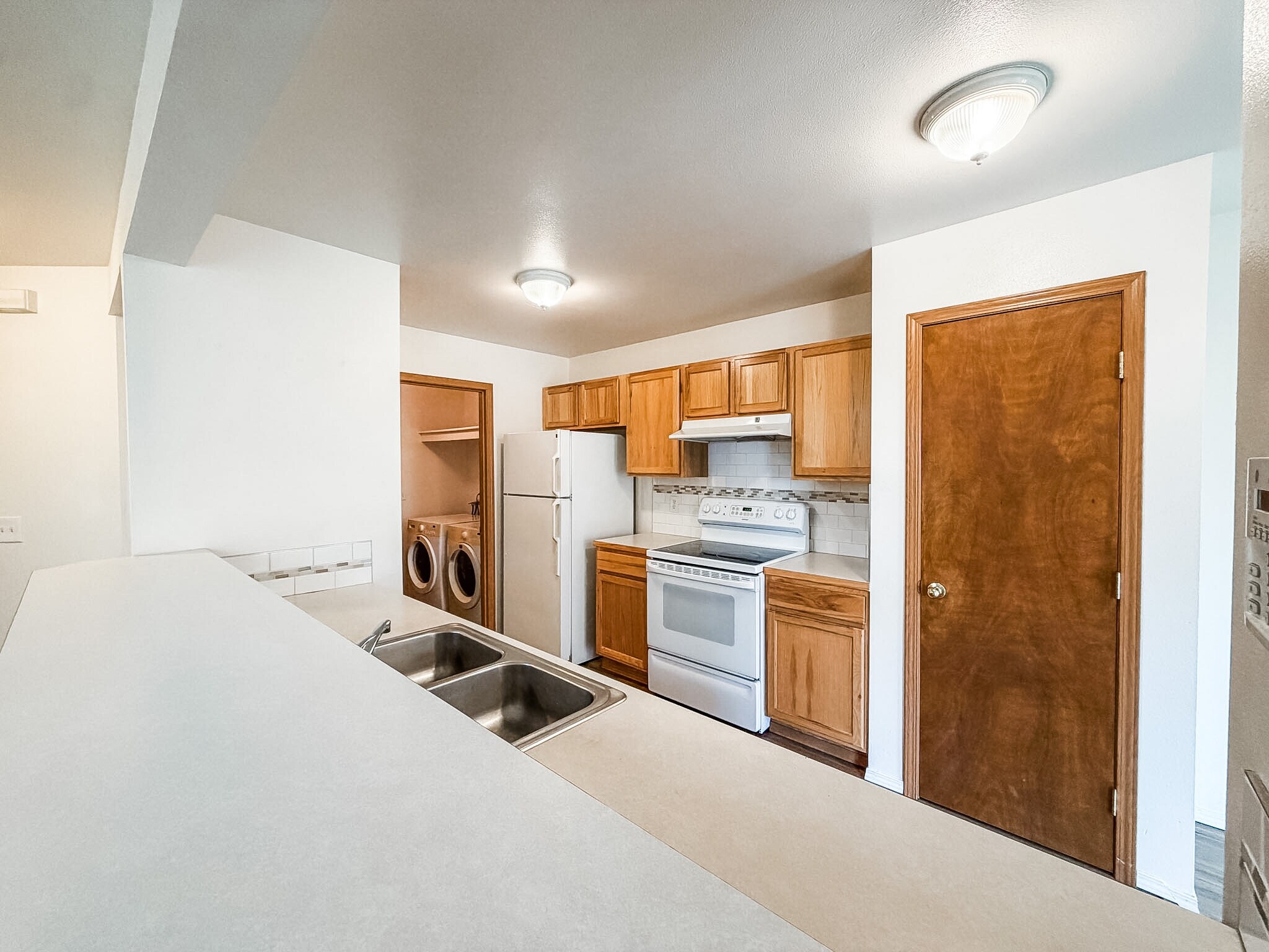 Building Photo - 943 College Ln NE