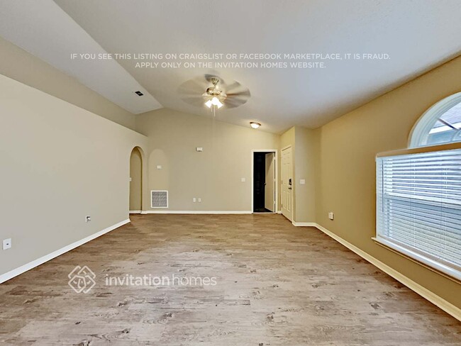 Building Photo - 30618 Double Dr