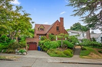 Building Photo - 4208 51st Ave NE