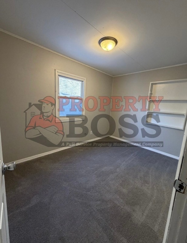 Building Photo - 7621 Chestnut Ave