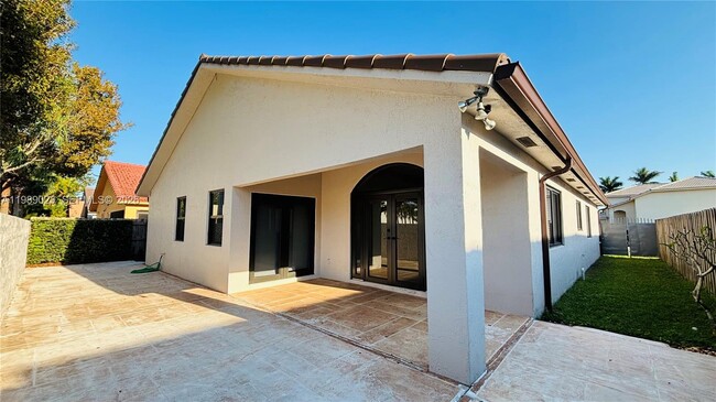 Building Photo - 16605 SW 90th St