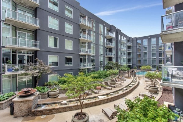 Building Photo - 600 12th Ave S