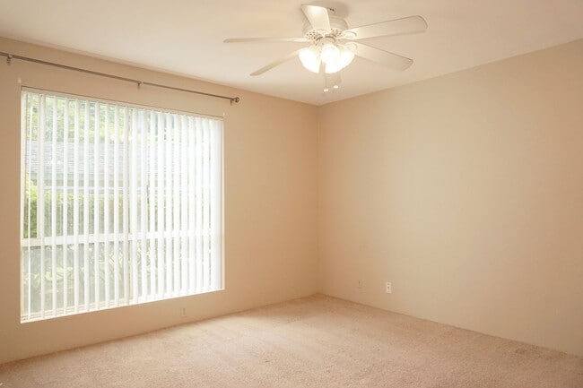 Building Photo - Garden at Launani Valley on Ground Floor w...