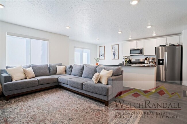 Building Photo - Great Space, Great Location - 3 BR Lehi Townhome! ** MOVE-IN SPECIAL **