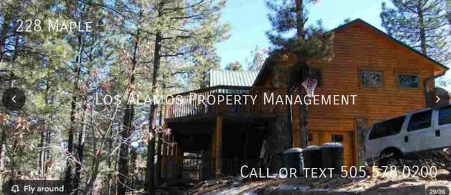 Building Photo - 228 Maple-