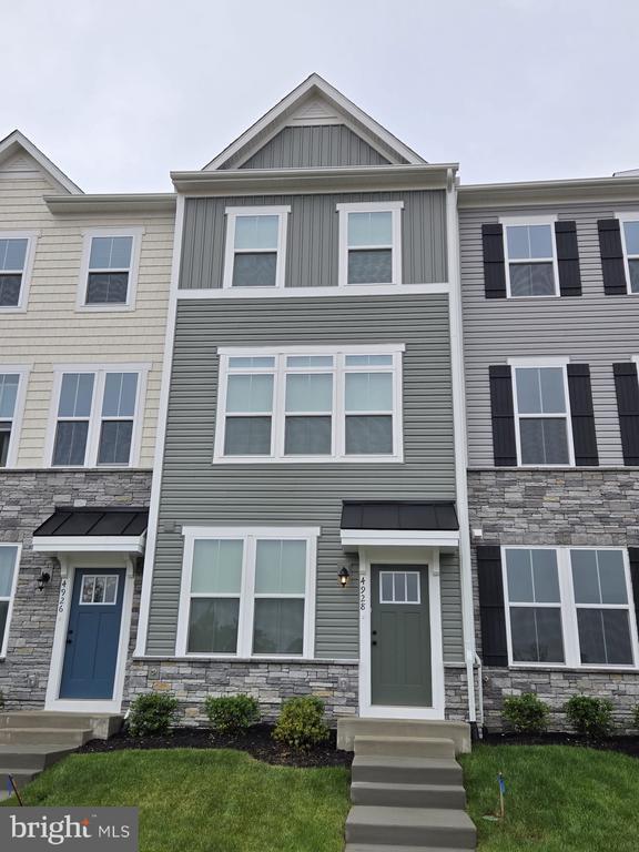 Building Photo - 4928 Dunhaven Dr