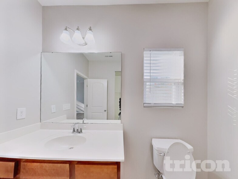 Building Photo - 75 Stratford Dr