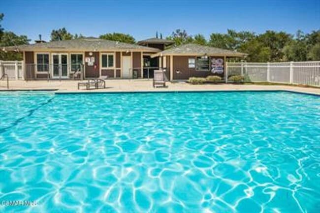 Building Photo - Stunning END-UNIT 3-bedroom condominium located in Agoura Hills