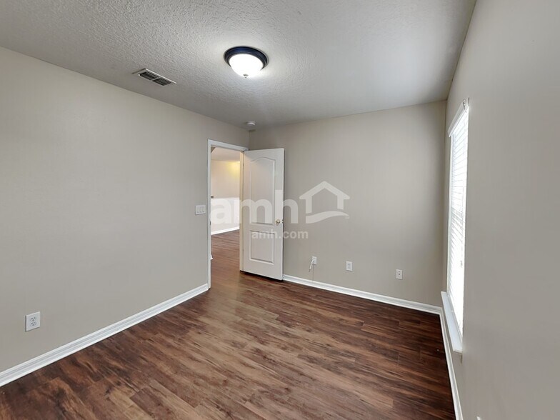 Building Photo - 366 Cabana View Way