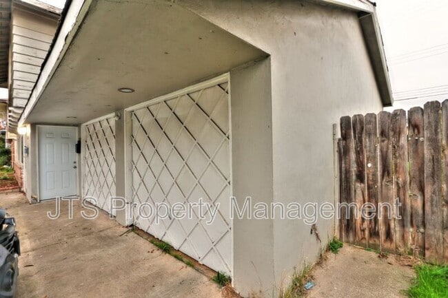 Building Photo - 2840 Sweet Way