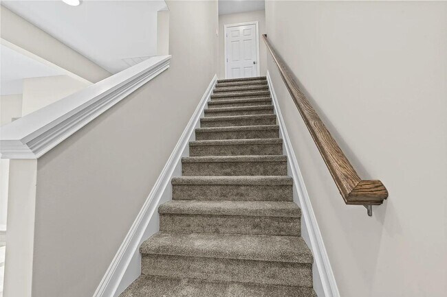 Building Photo - 933 Camden Ct
